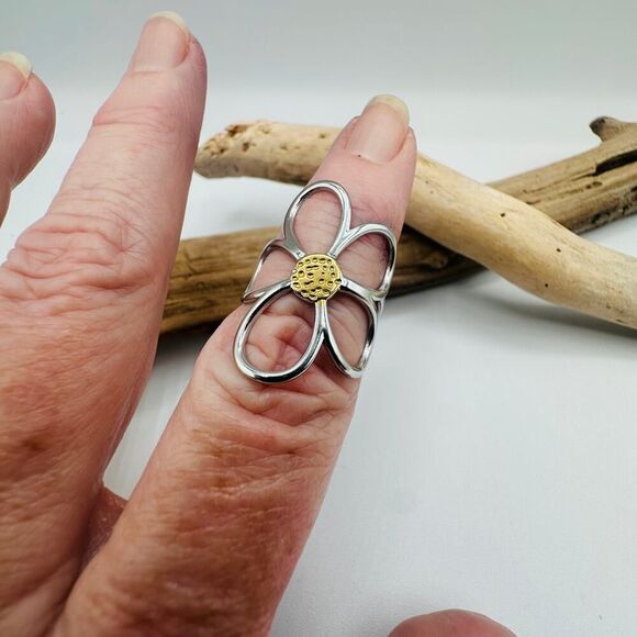 Silver & Gold Flower Statement Ring- Stainless Steel 18K - Picture 5 of 6